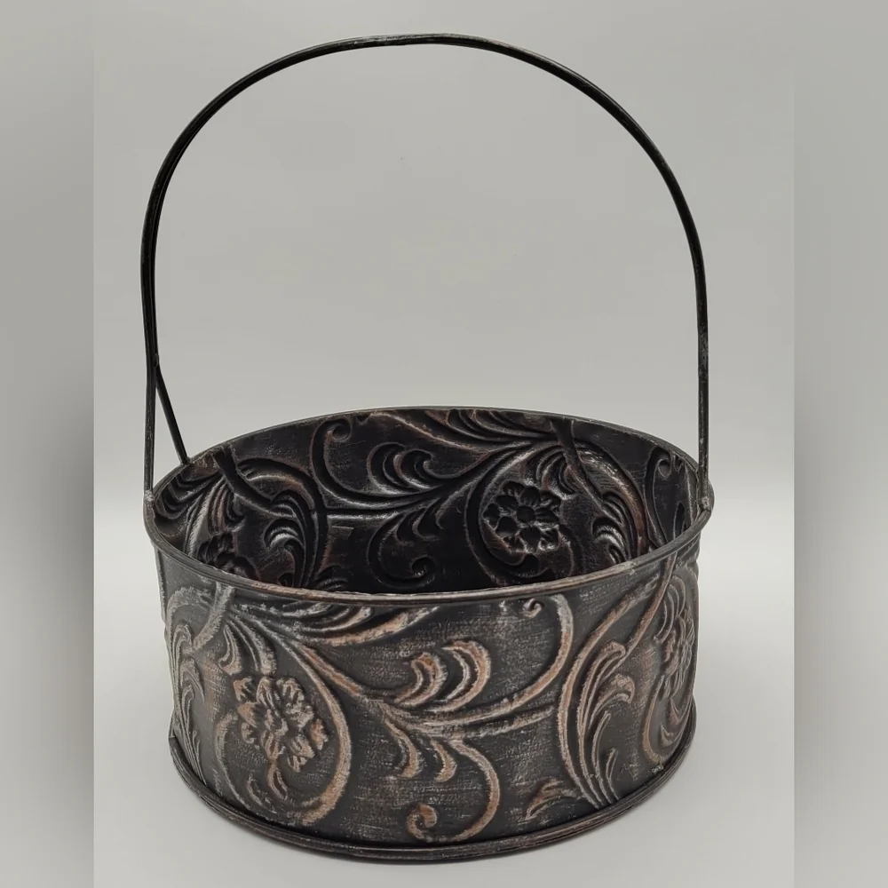 Metal Serving Basket Medium Decor​​​